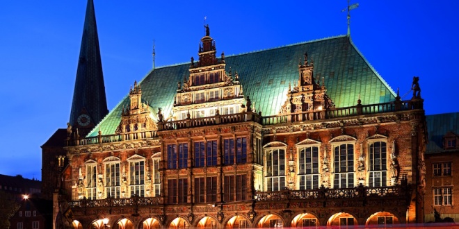 Bremer Rathaus zur blauen Stunde